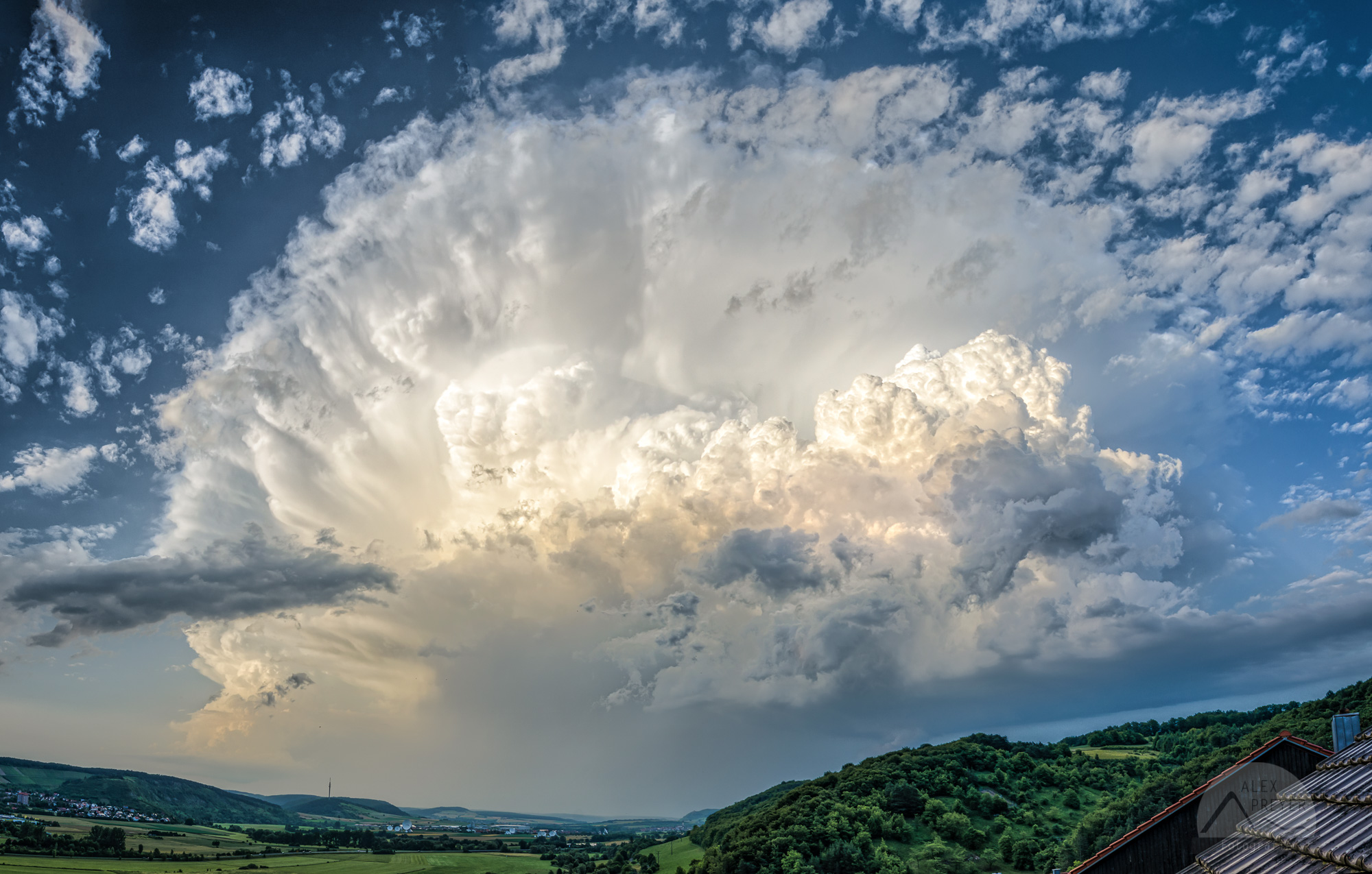 Superzelle zieht das Saaletal entlang